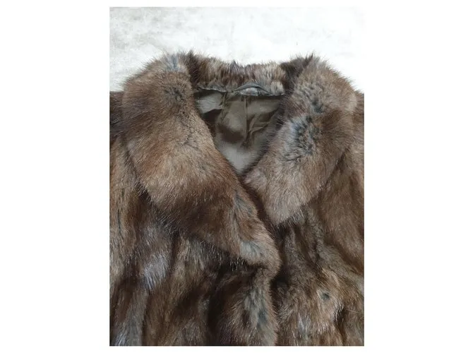 Autre Marque Abrigos, Ropa de calle Castaño 