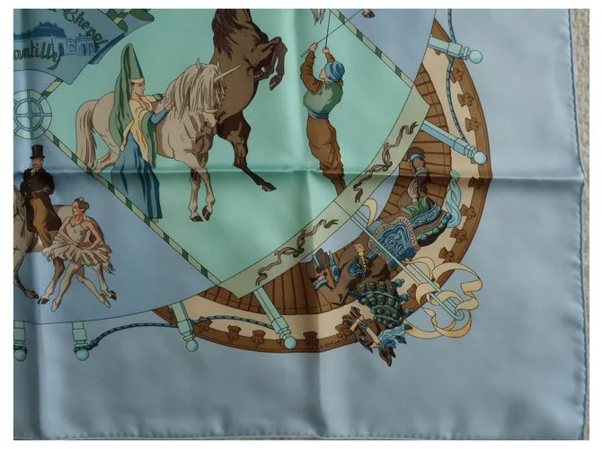 Hermès Bufandas de seda Azul 