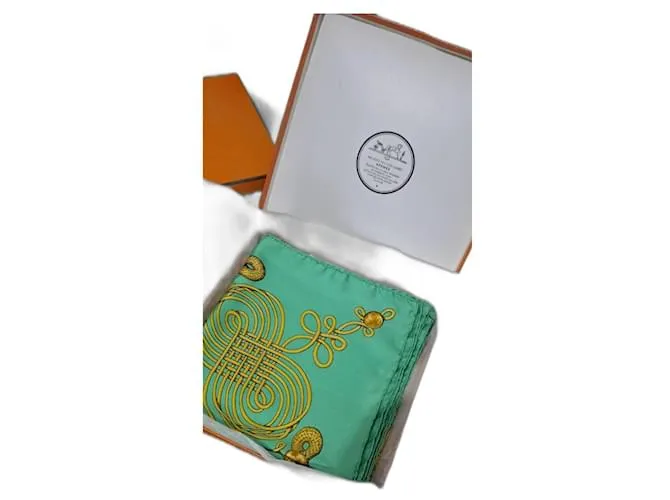 Hermès Bufandas de seda Verde claro 